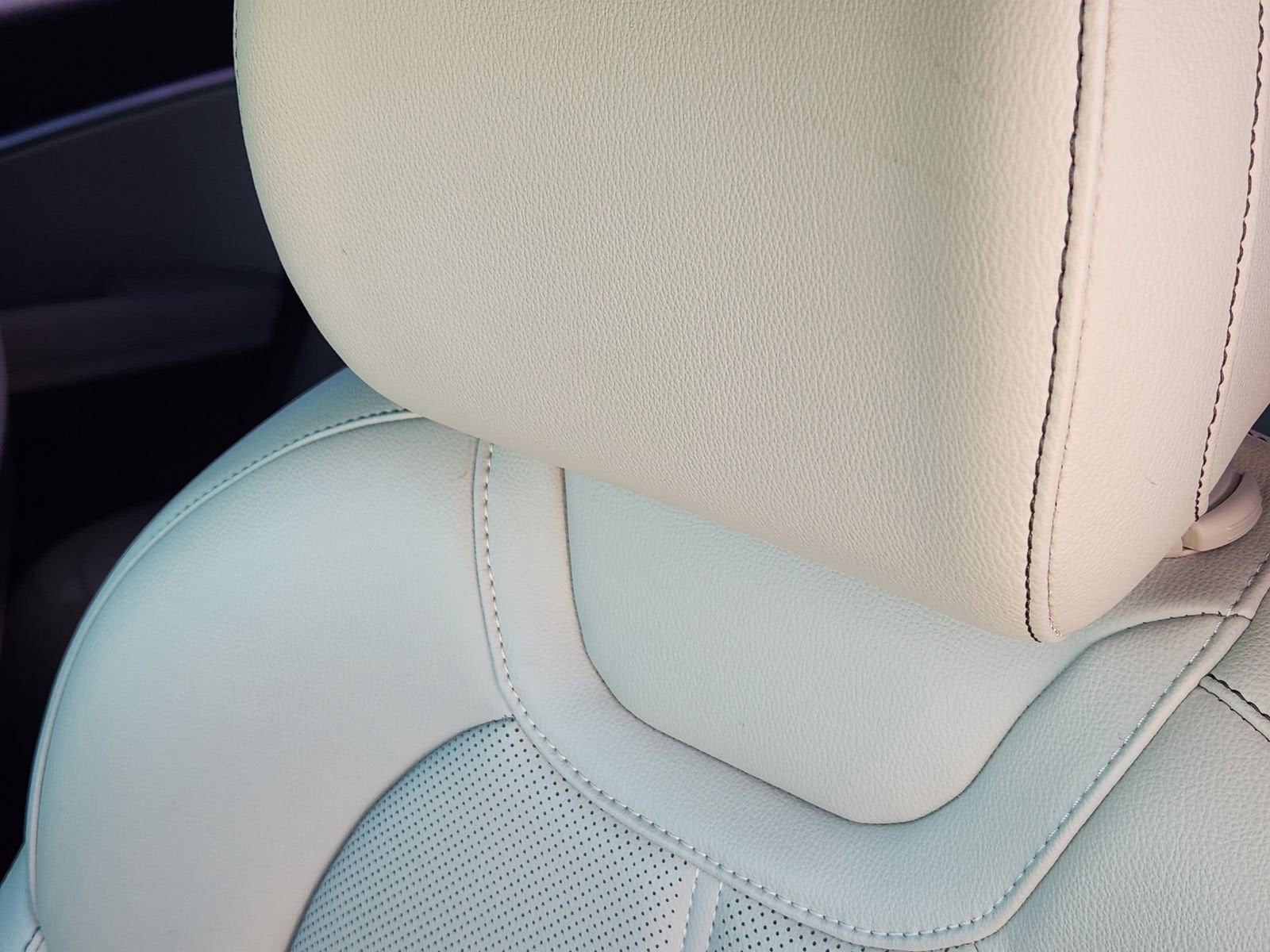 2022 Genesis G70 2.0T