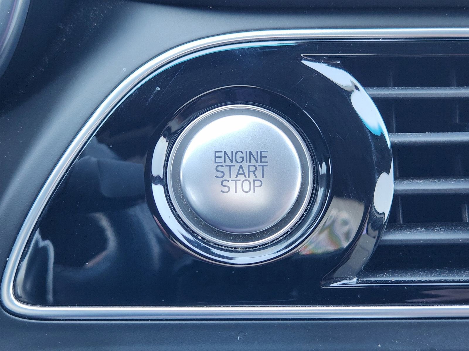 2022 Genesis G70 2.0T