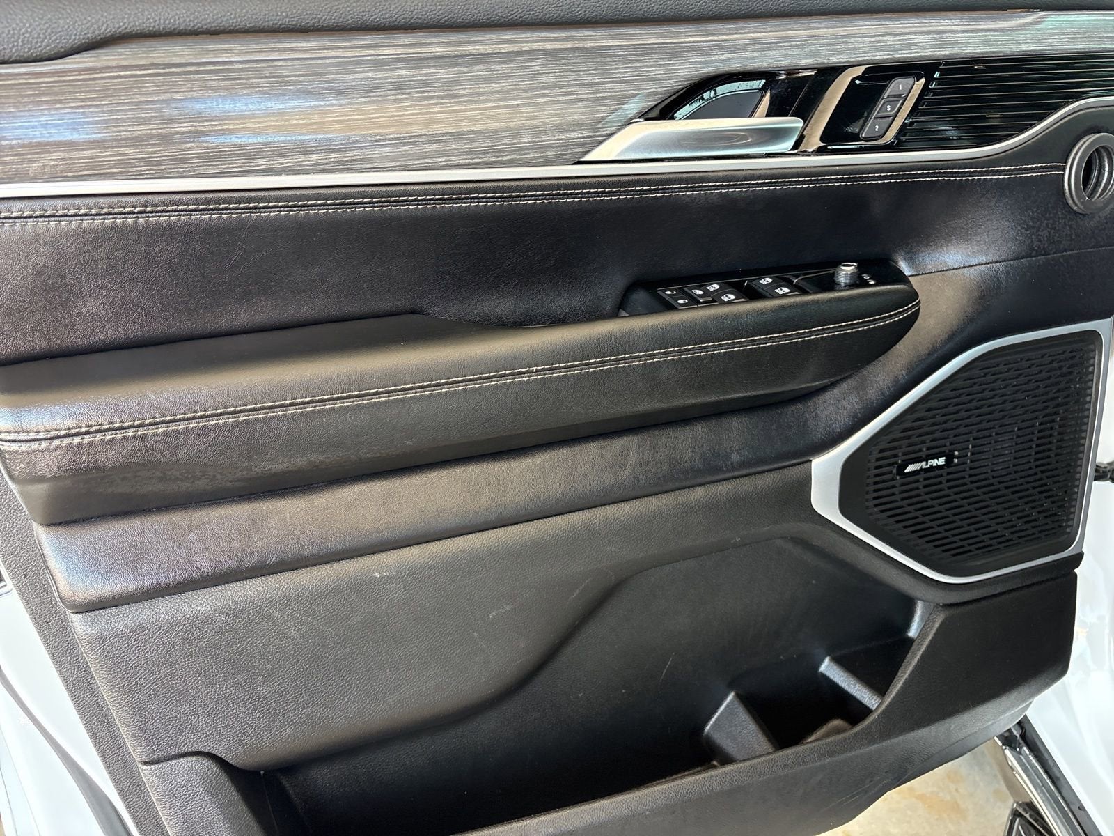 2023 Jeep Wagoneer L Series II