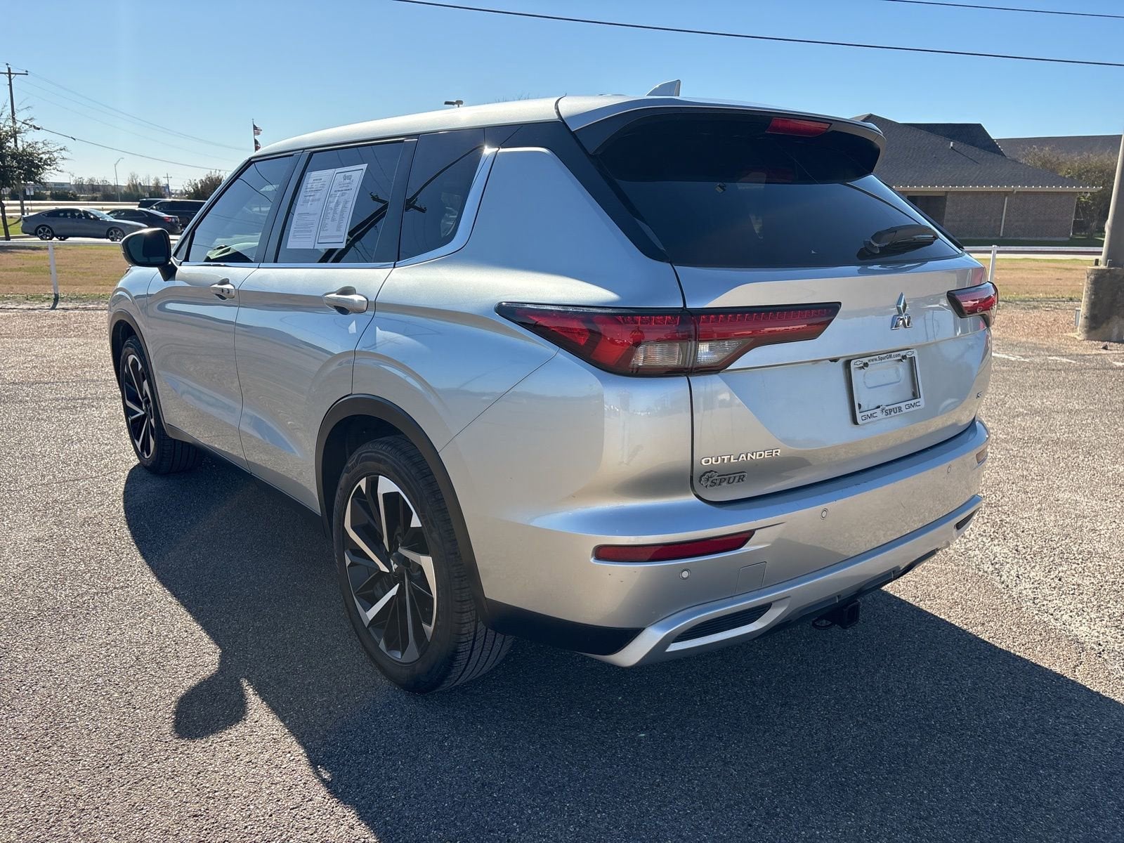 2023 Mitsubishi Outlander SE