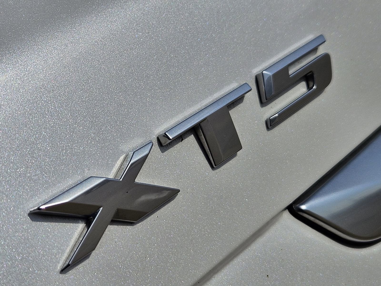 2023 Cadillac XT5 Luxury