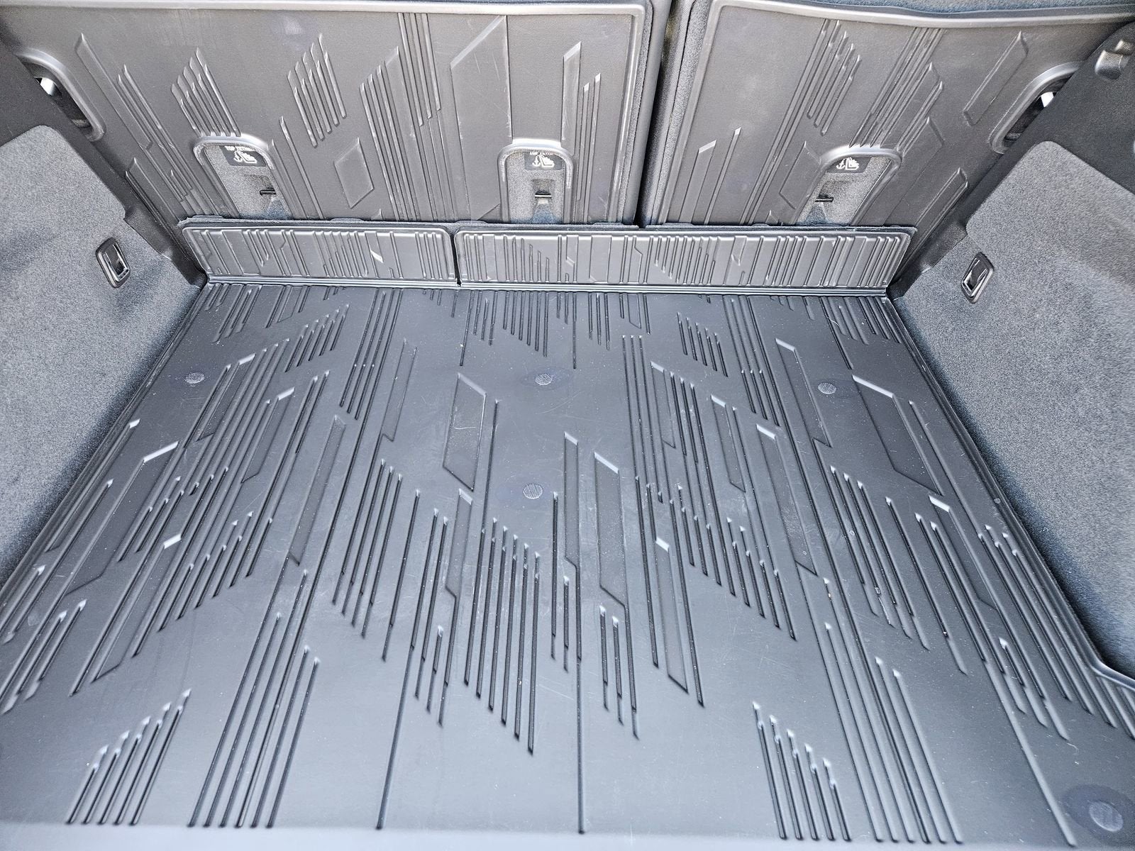 2024 Cadillac LYRIQ Sport 2