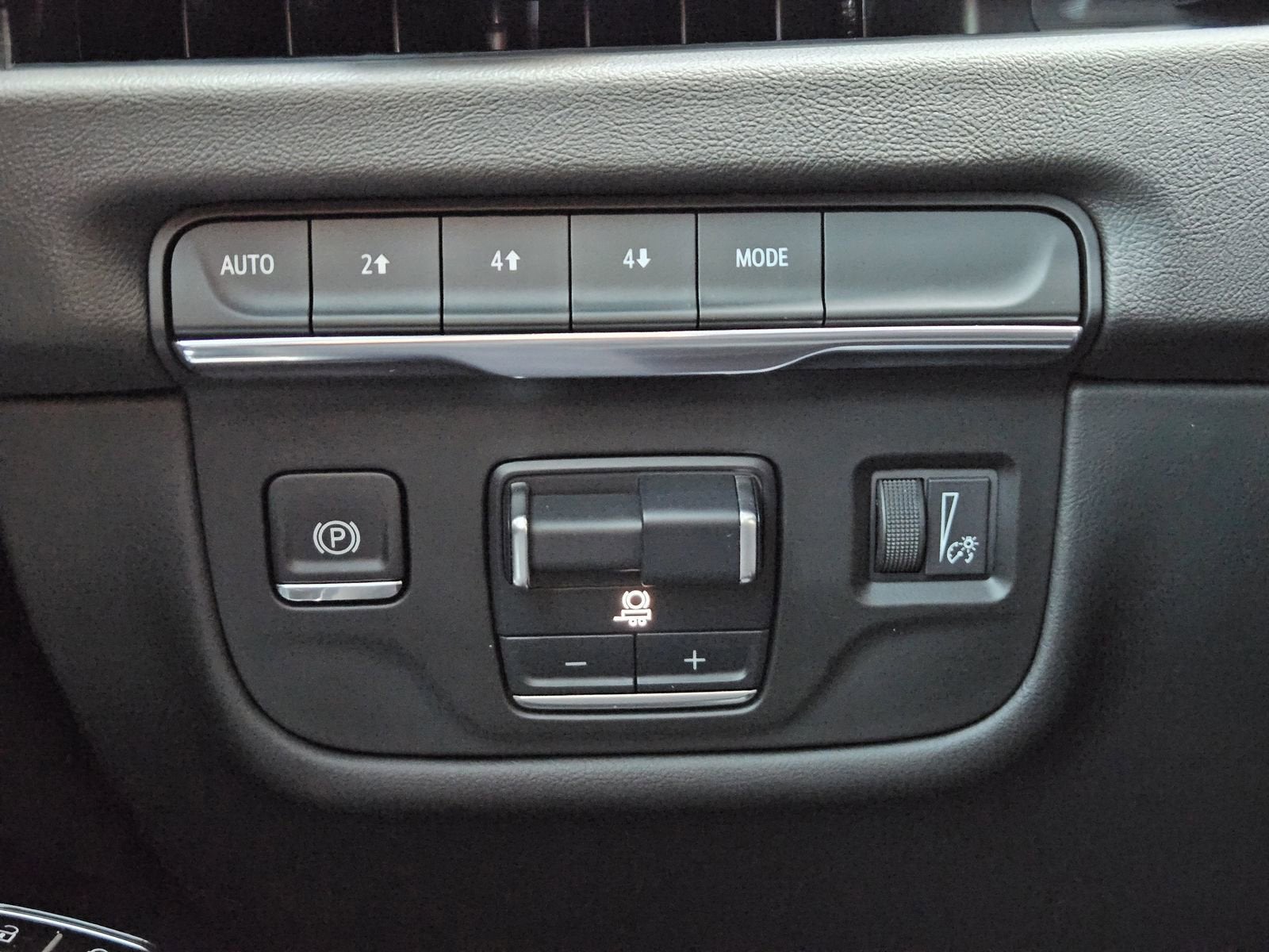 2025 Cadillac Escalade ESV Sport