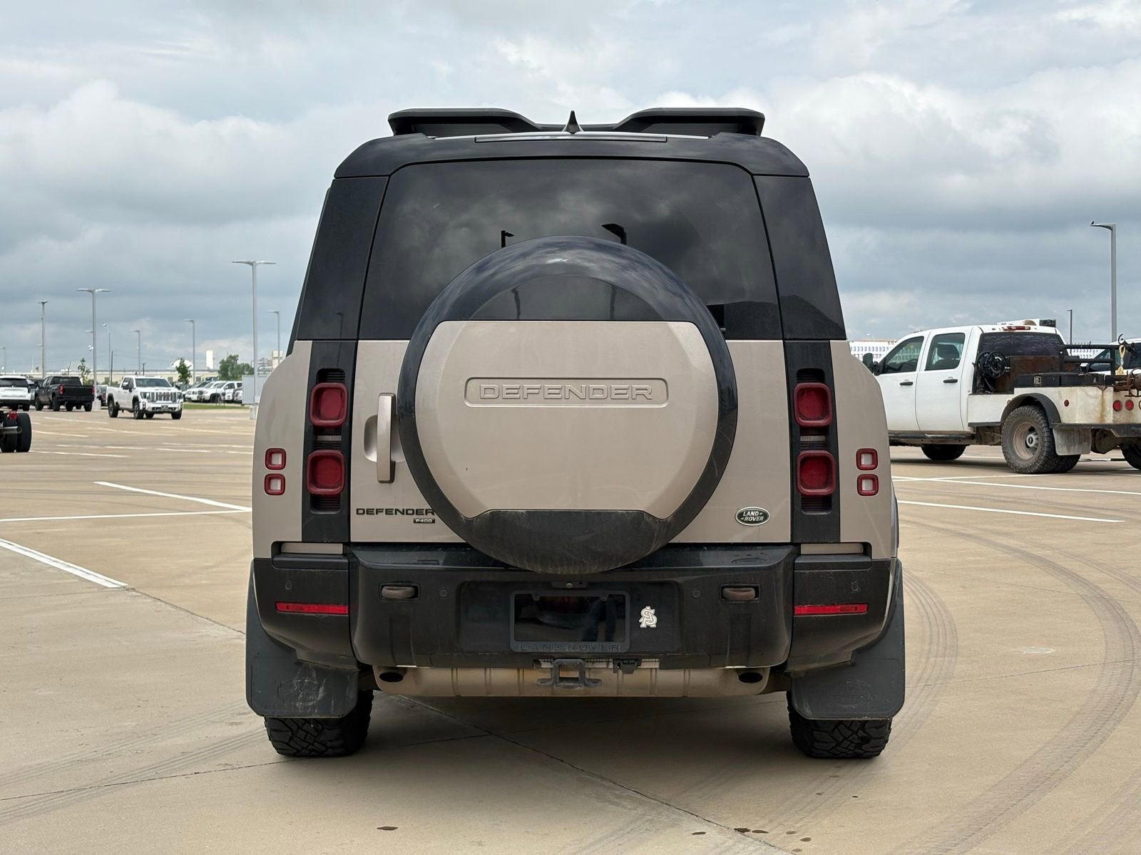 2023 Land Rover Defender 130 X-Dynamic SE